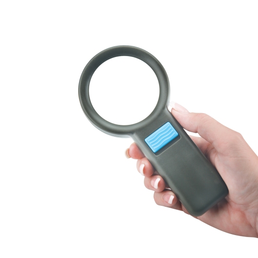 illuminated-pocket-magnifier